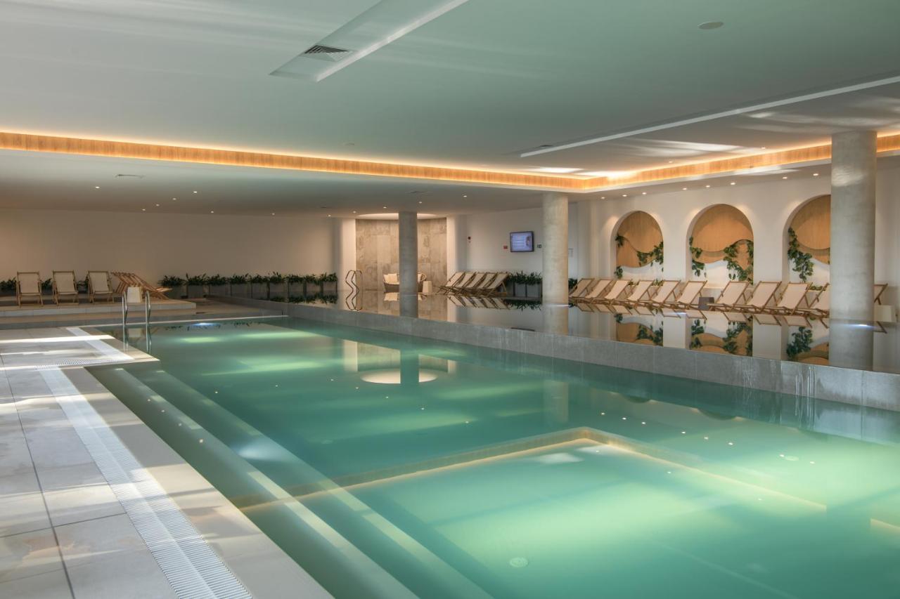 Hotel Ensana Aquahouse Saints Constantine and Helena Exteriér fotografie The pool at the Four Seasons Hotel, London