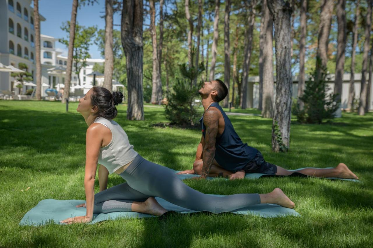 Hotel Ensana Aquahouse Saints Constantine and Helena Exteriér fotografie Bhujangasana